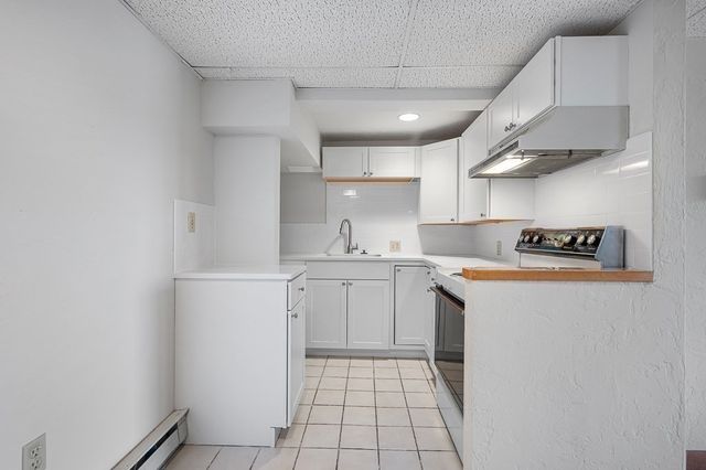 2 A Nonquit Street A, Worcester, MA 01604