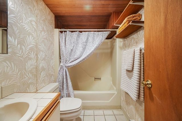 2 A Nonquit Street A, Worcester, MA 01604