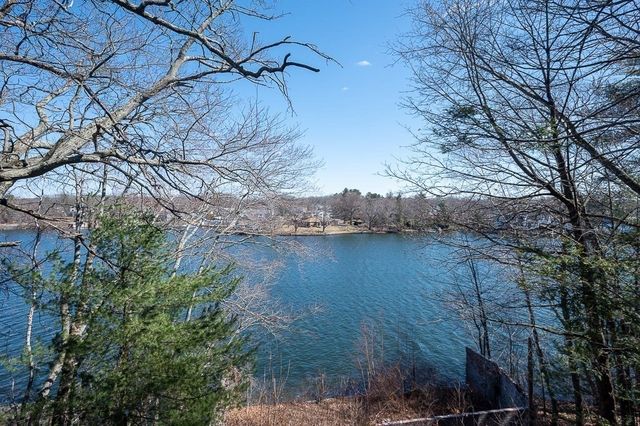 2 A Nonquit Street A, Worcester, MA 01604