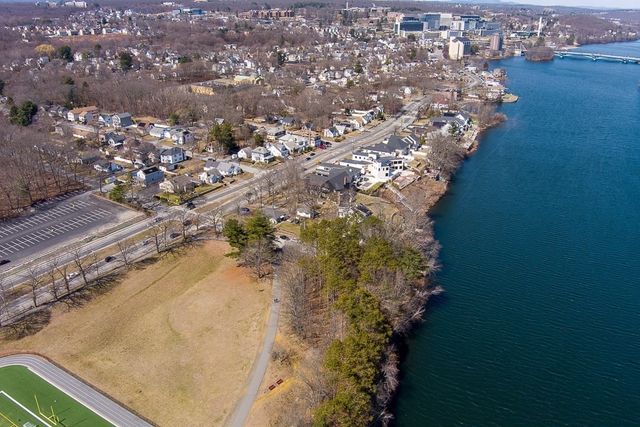 2 A Nonquit Street A, Worcester, MA 01604