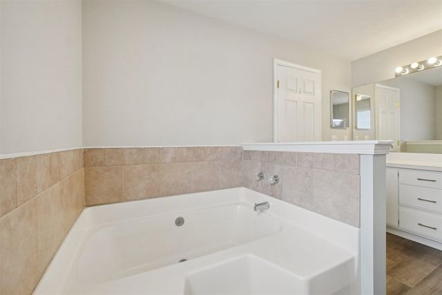 1764 Weatherstone Drive, Ann Arbor, MI 48108