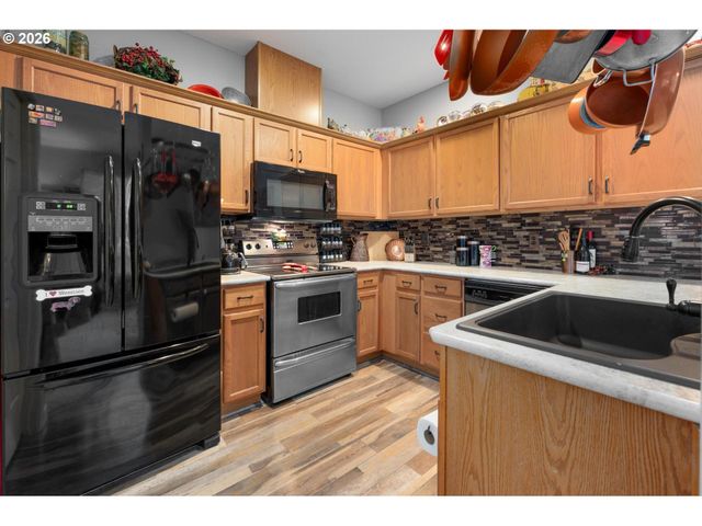 1355 Sw BINFORD LAKE Pkwy, Gresham, OR 97080