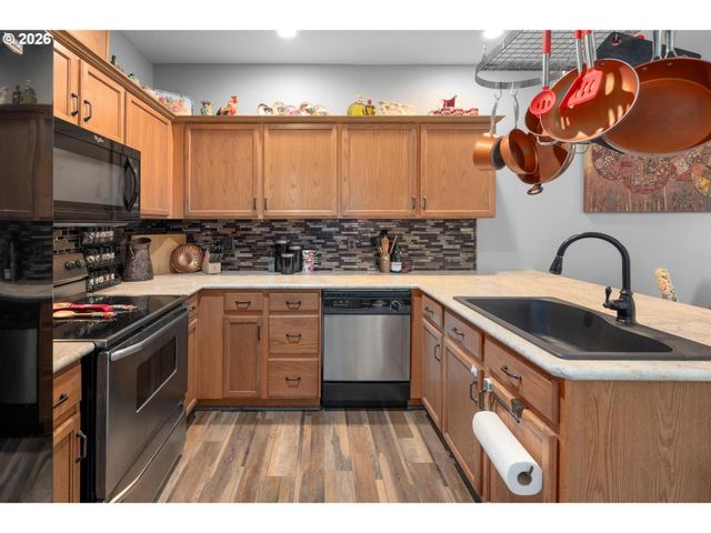 1355 Sw BINFORD LAKE Pkwy, Gresham, OR 97080