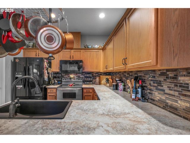 1355 Sw BINFORD LAKE Pkwy, Gresham, OR 97080
