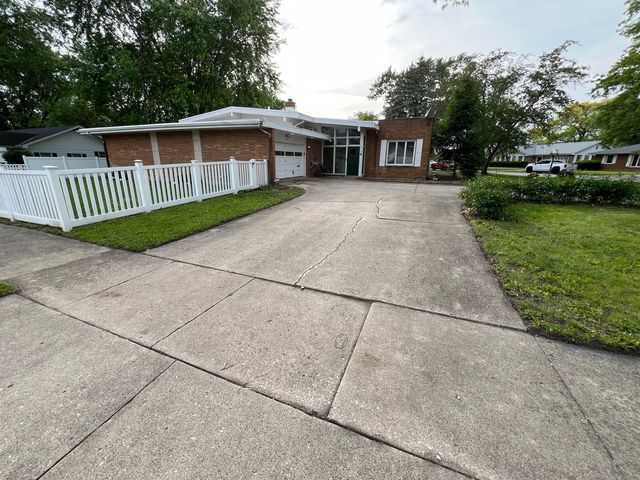 616 Seneca Drive, Aurora, IL 60506