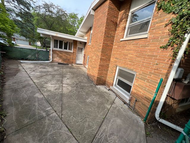616 Seneca Drive, Aurora, IL 60506