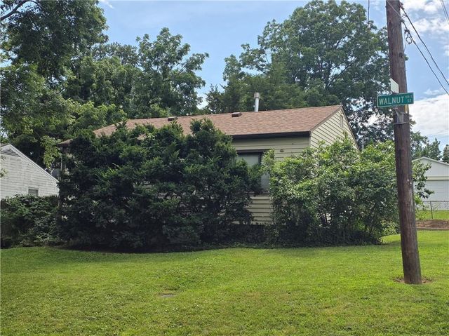 9226 Walnut Street, Kansas City, MO 64114