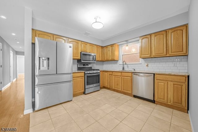 130 3Rd Ave, Newark City, NJ 07104