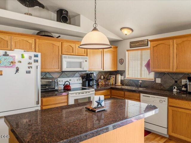 16679 Wm Foss Road, La Pine, OR 97739