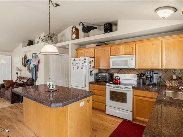16679 Wm Foss Road, La Pine, OR 97739