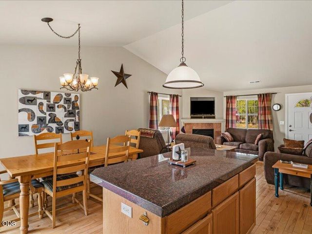 16679 Wm Foss Road, La Pine, OR 97739