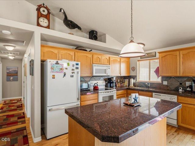 16679 Wm Foss Road, La Pine, OR 97739
