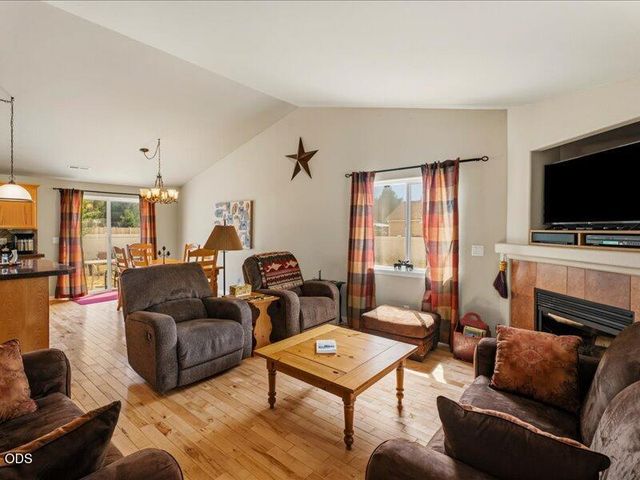 16679 Wm Foss Road, La Pine, OR 97739