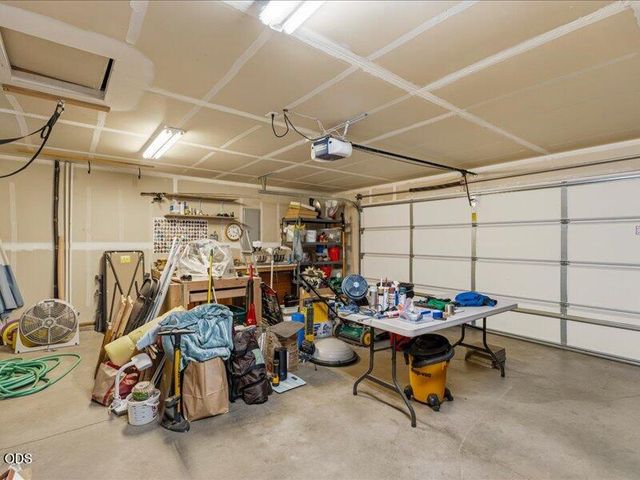 16679 Wm Foss Road, La Pine, OR 97739