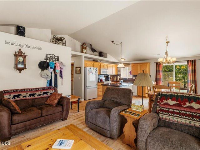 16679 Wm Foss Road, La Pine, OR 97739