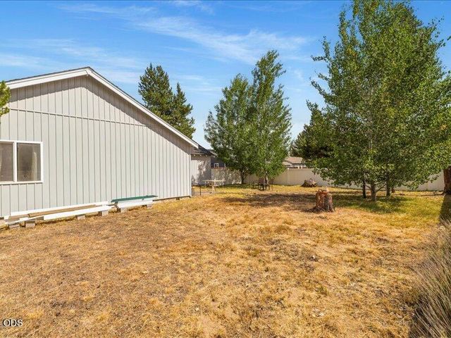 16679 Wm Foss Road, La Pine, OR 97739