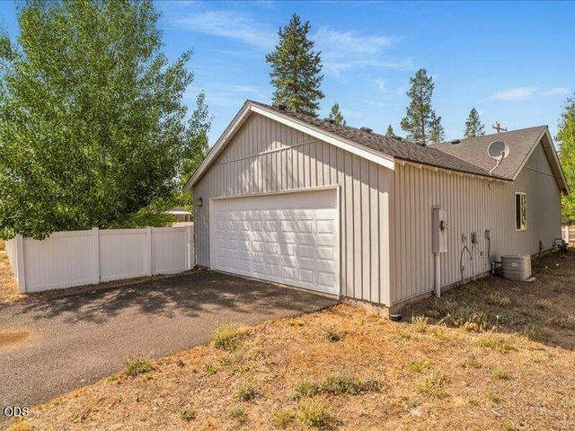 16679 Wm Foss Road, La Pine, OR 97739