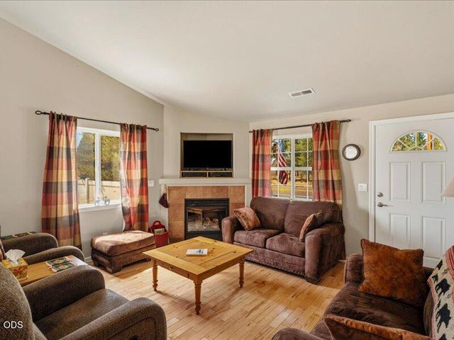 16679 Wm Foss Road, La Pine, OR 97739