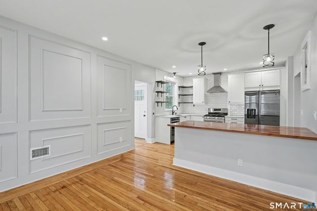 38 Beecher Place, New Haven, CT 06512