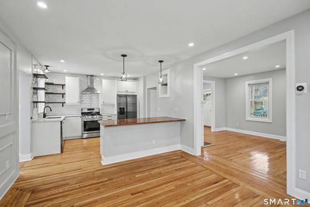 38 Beecher Place, New Haven, CT 06512