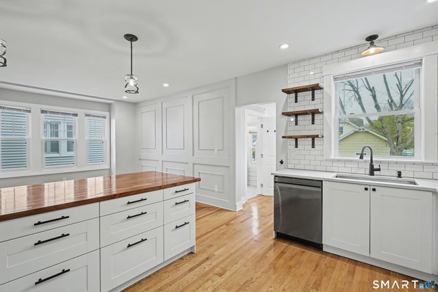 38 Beecher Place, New Haven, CT 06512