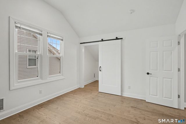 38 Beecher Place, New Haven, CT 06512