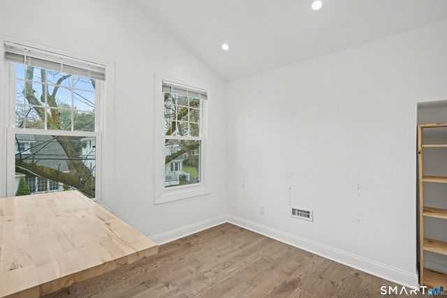 38 Beecher Place, New Haven, CT 06512