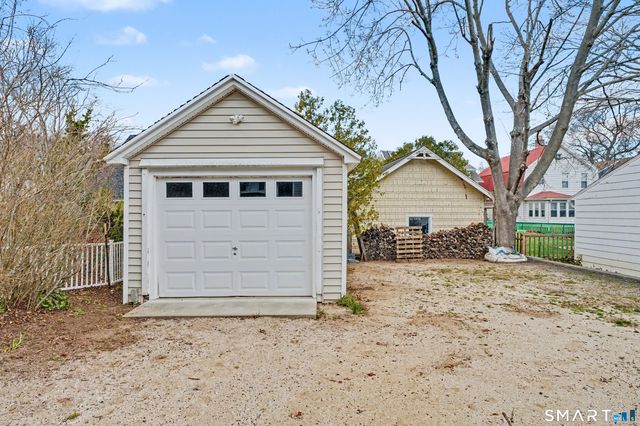 38 Beecher Place, New Haven, CT 06512