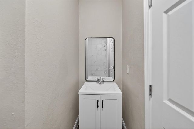 3231 E Townsend Avenue, Fresno, CA 93702