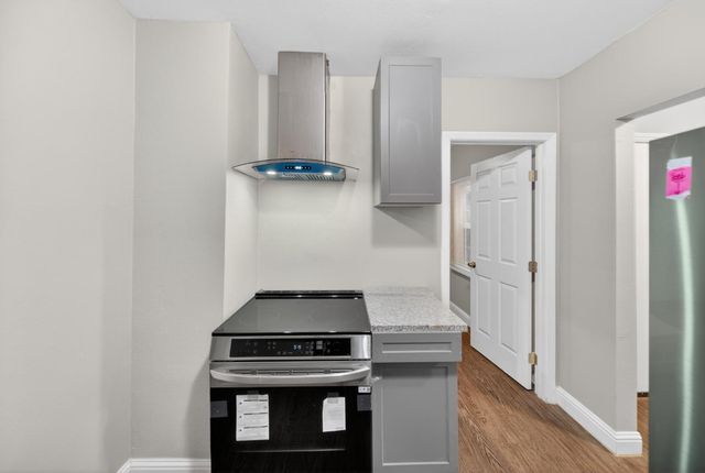 3231 E Townsend Avenue, Fresno, CA 93702