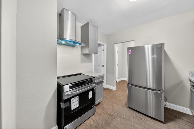 3231 E Townsend Avenue, Fresno, CA 93702