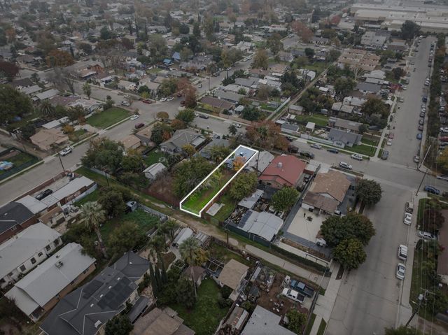 3231 E Townsend Avenue, Fresno, CA 93702