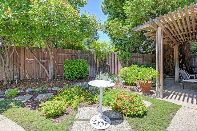 1617 Revere Dr, Roseville, CA 95747
