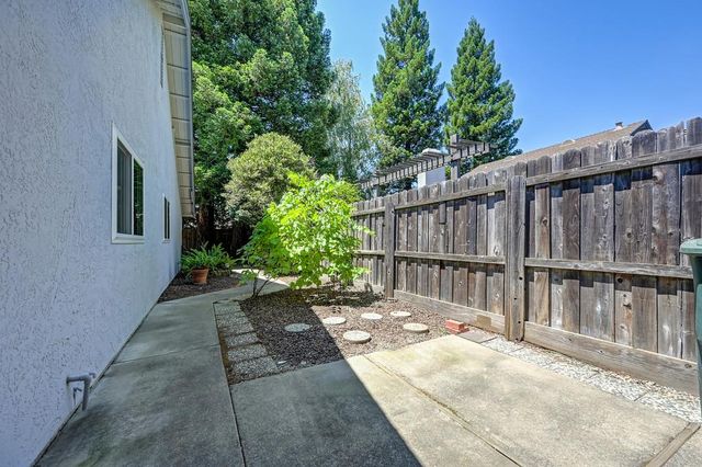 1617 Revere Dr, Roseville, CA 95747