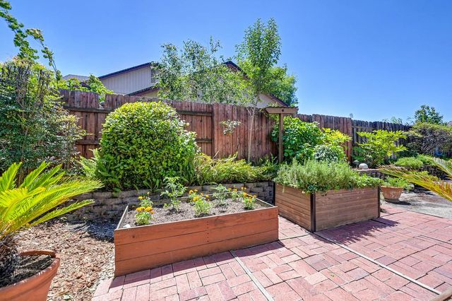 1617 Revere Dr, Roseville, CA 95747