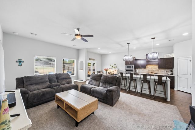 2605 W 111th Place S, Jenks, OK 74037