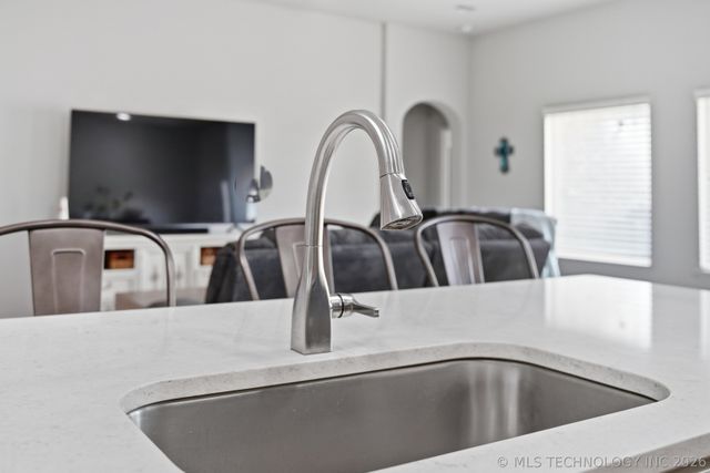 2605 W 111th Place S, Jenks, OK 74037