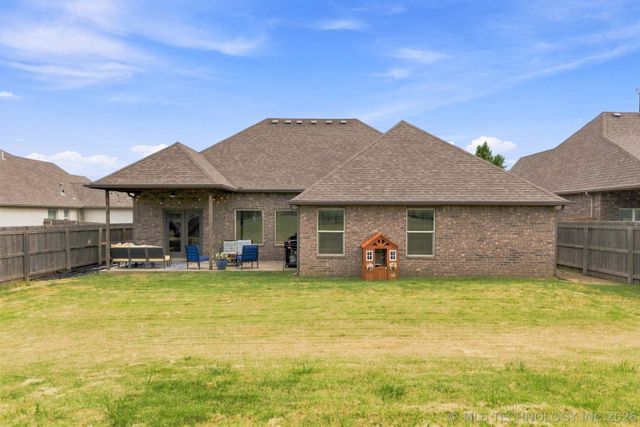 2605 W 111th Place S, Jenks, OK 74037