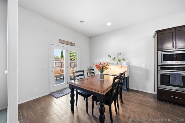 2605 W 111th Place S, Jenks, OK 74037