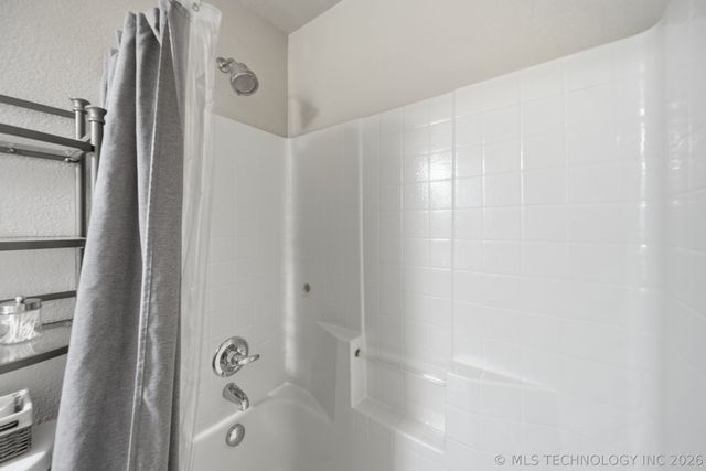 2605 W 111th Place S, Jenks, OK 74037