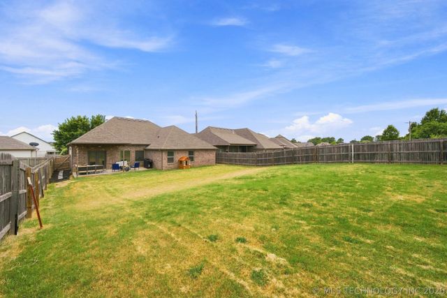 2605 W 111th Place S, Jenks, OK 74037