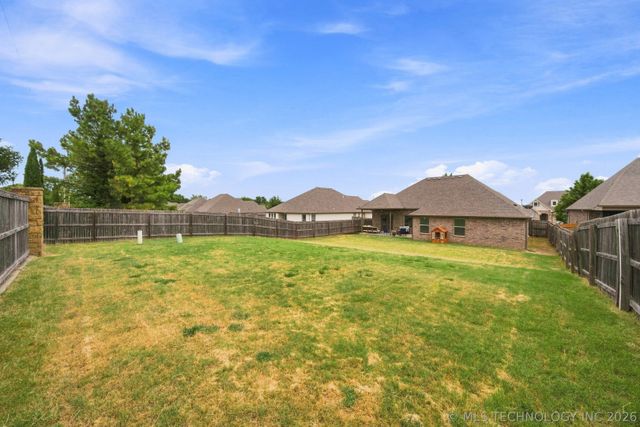 2605 W 111th Place S, Jenks, OK 74037