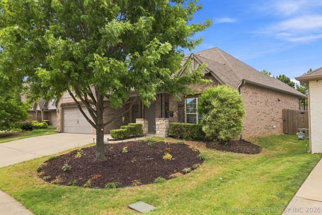 2605 W 111th Place S, Jenks, OK 74037