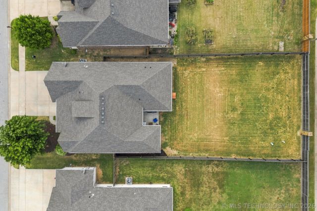 2605 W 111th Place S, Jenks, OK 74037