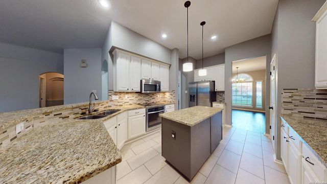 220 Nandina Ct, Cibolo, TX 78108