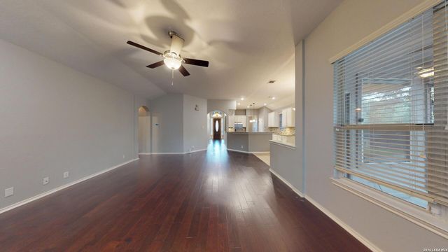 220 Nandina Ct, Cibolo, TX 78108
