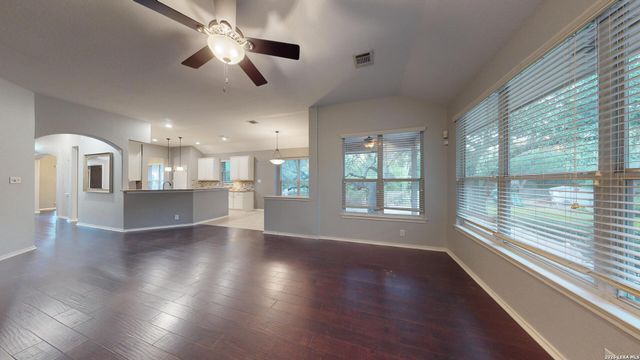 220 Nandina Ct, Cibolo, TX 78108