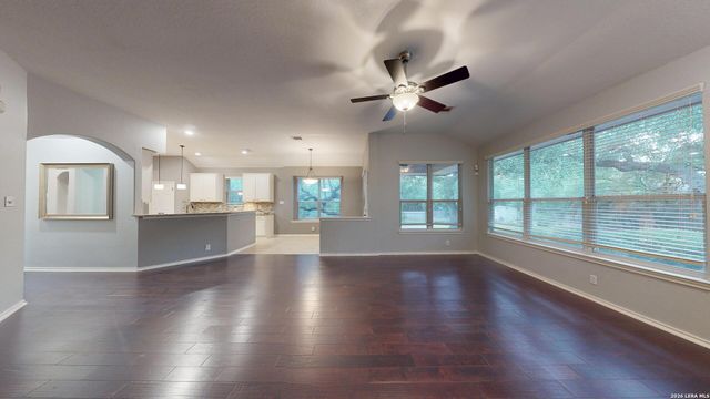 220 Nandina Ct, Cibolo, TX 78108
