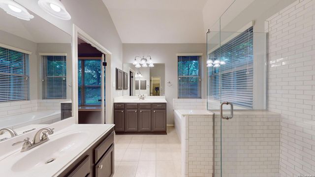 220 Nandina Ct, Cibolo, TX 78108