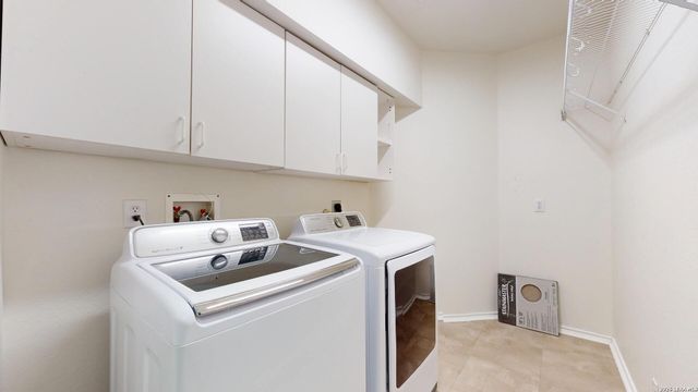 220 Nandina Ct, Cibolo, TX 78108